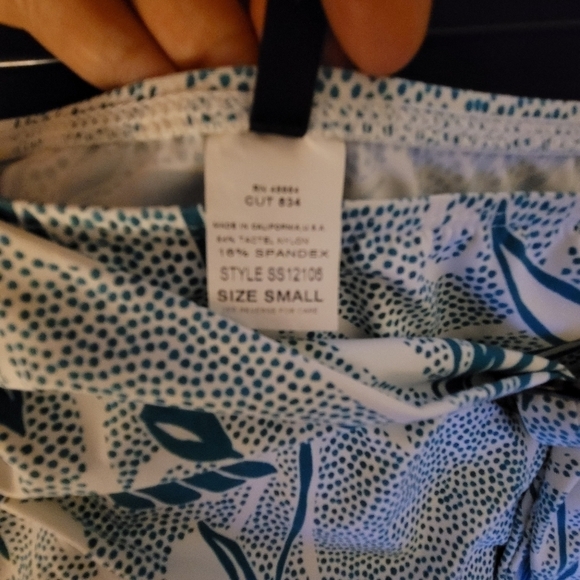 St. John Sport swim bottom cover skirt size S - Picture 5 of 5